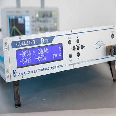 D-FLUX - DIGITAL FLUXMETER